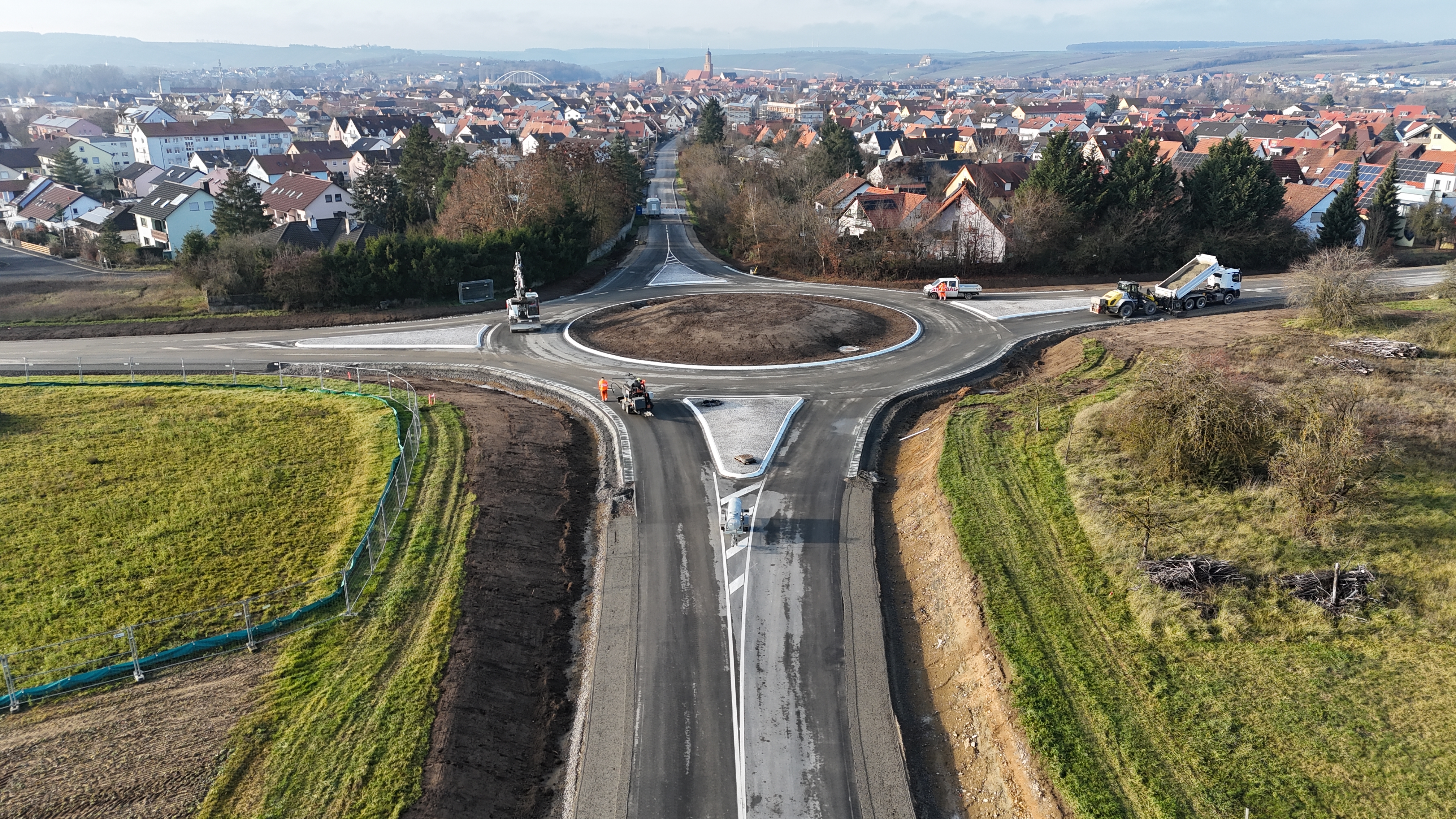Volkach: Neuer Kreisel wird für den Verkehr freigegeben