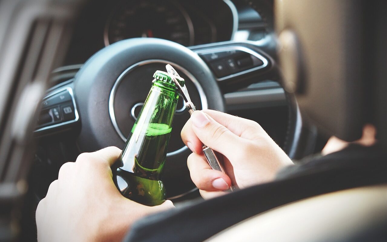 Hettstadter Steige: Betrunkener Autofahrer mit 2 Promille gestoppt Hettstadter Steige: Betrunkener Autofahrer mit 2 Promille gestoppt