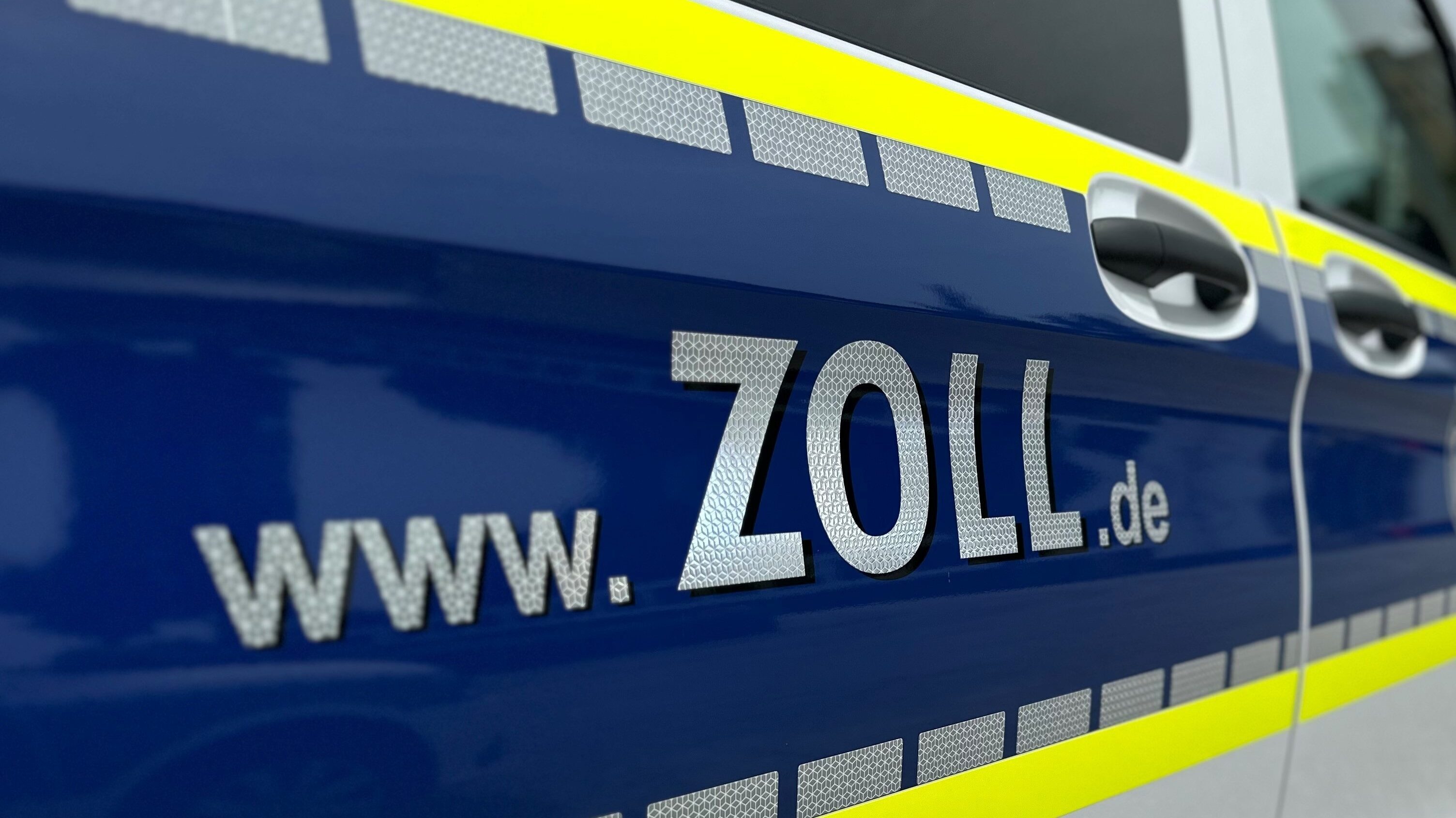 Schweinfurt: Influencer-Familie kassiert Bürgergeld trotz Luxus