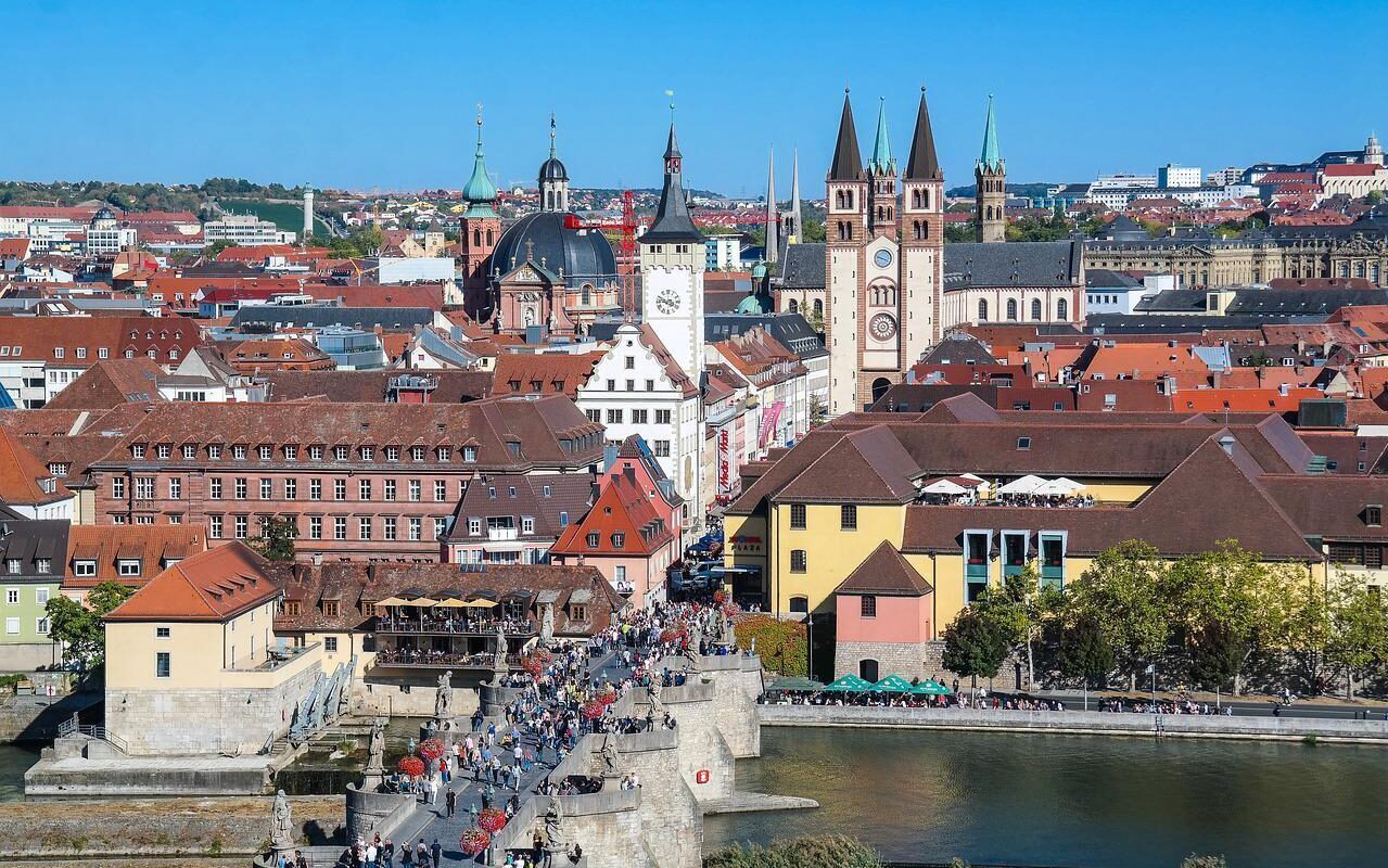 Würzburg: Versenkbare Poller für mehr Sicherheit in der Innenstadt Würzburg: Versenkbare Poller für mehr Sicherheit in der Innenstadt