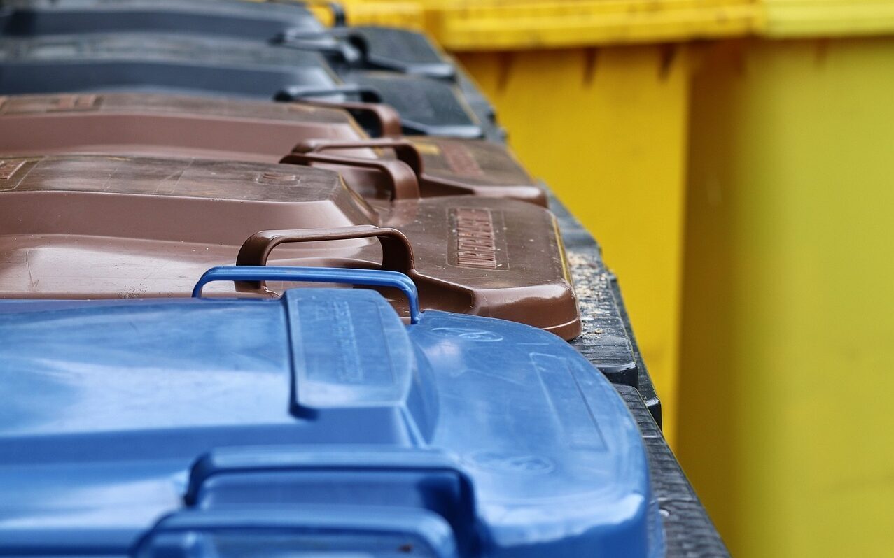 Würzburg: Brennende Mülleimer am Heuchelhof