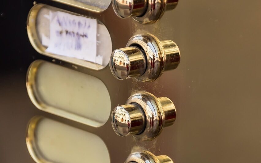 Würzburg: Falsche Handwerker beklauen Seniorion