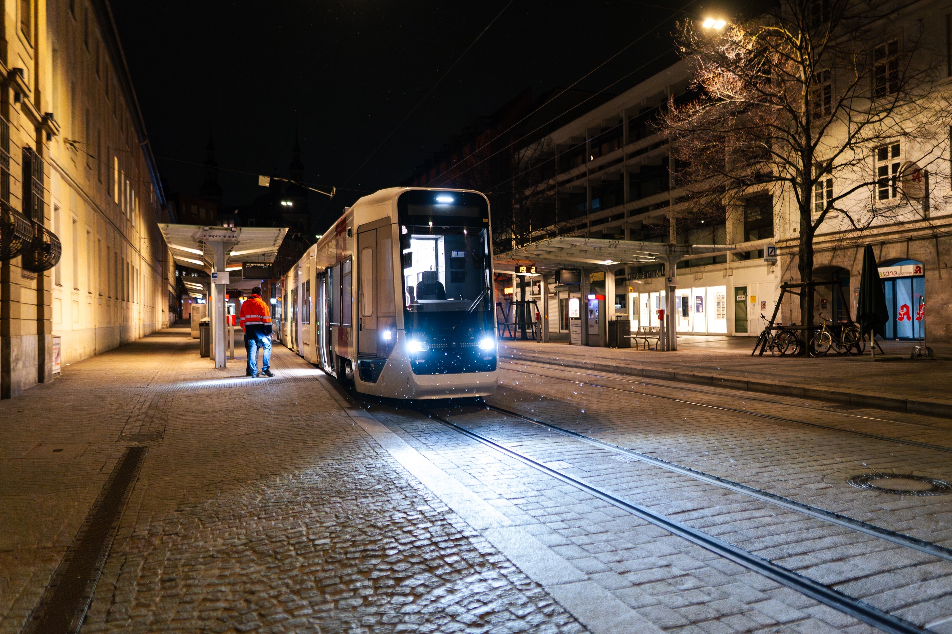 Würzburg: Neue StraBas fahren erstmals durchs komplette Stadtgebiet