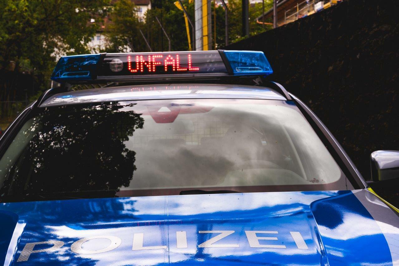 A7 Estenfeld / Gramschatz: Vollsperrung nach LKW-Unfall