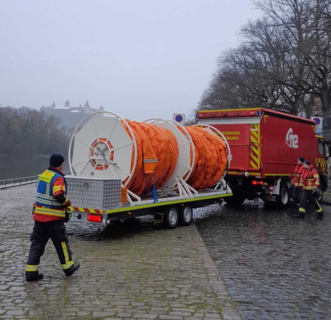Mainfranken; Main nach Diesel-Unfall weiter gesperrt