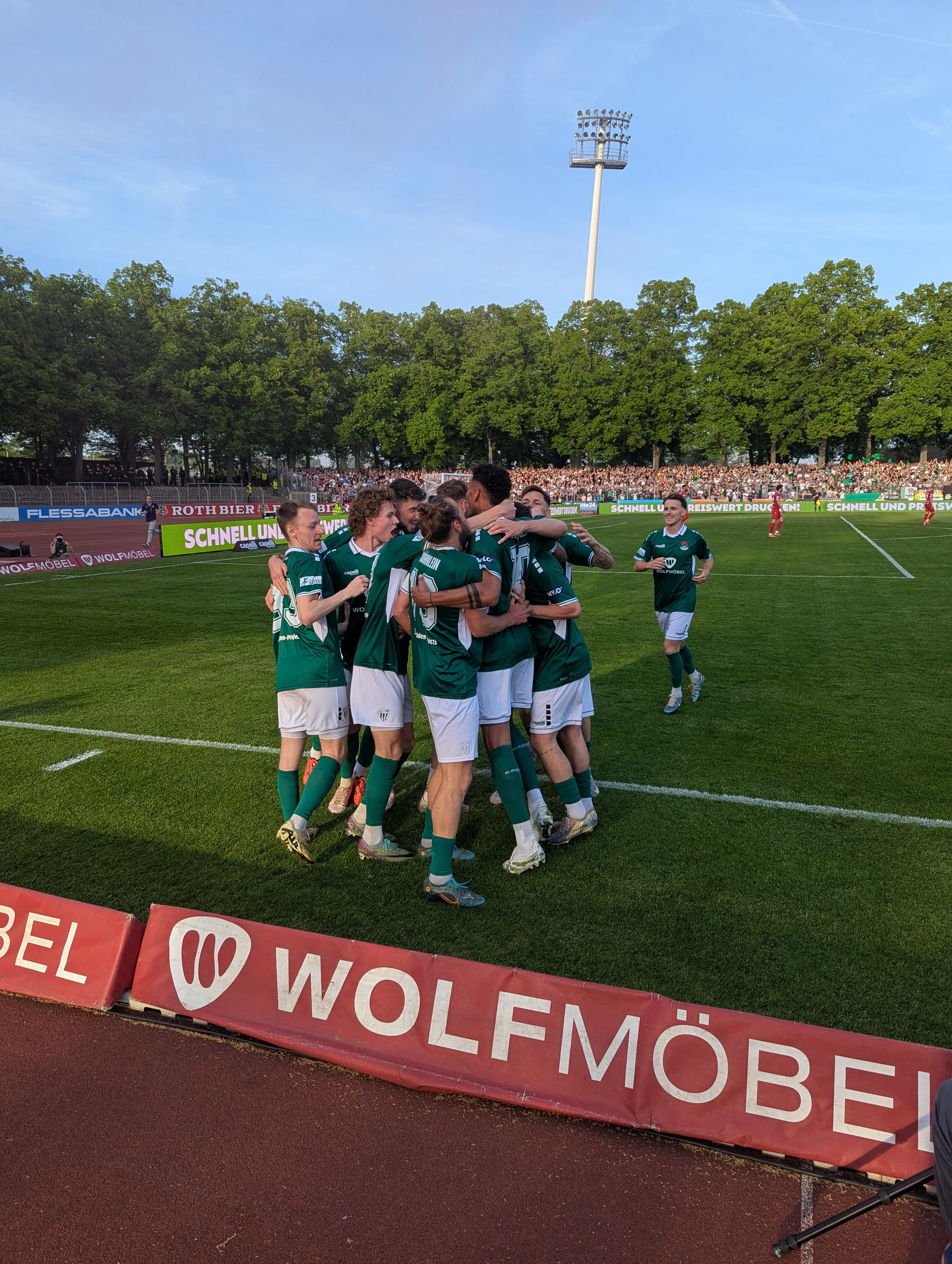 Fußball: Schweinfurt steigt in 3. Liga auf Fußball: Schweinfurt steigt in 3. Liga auf