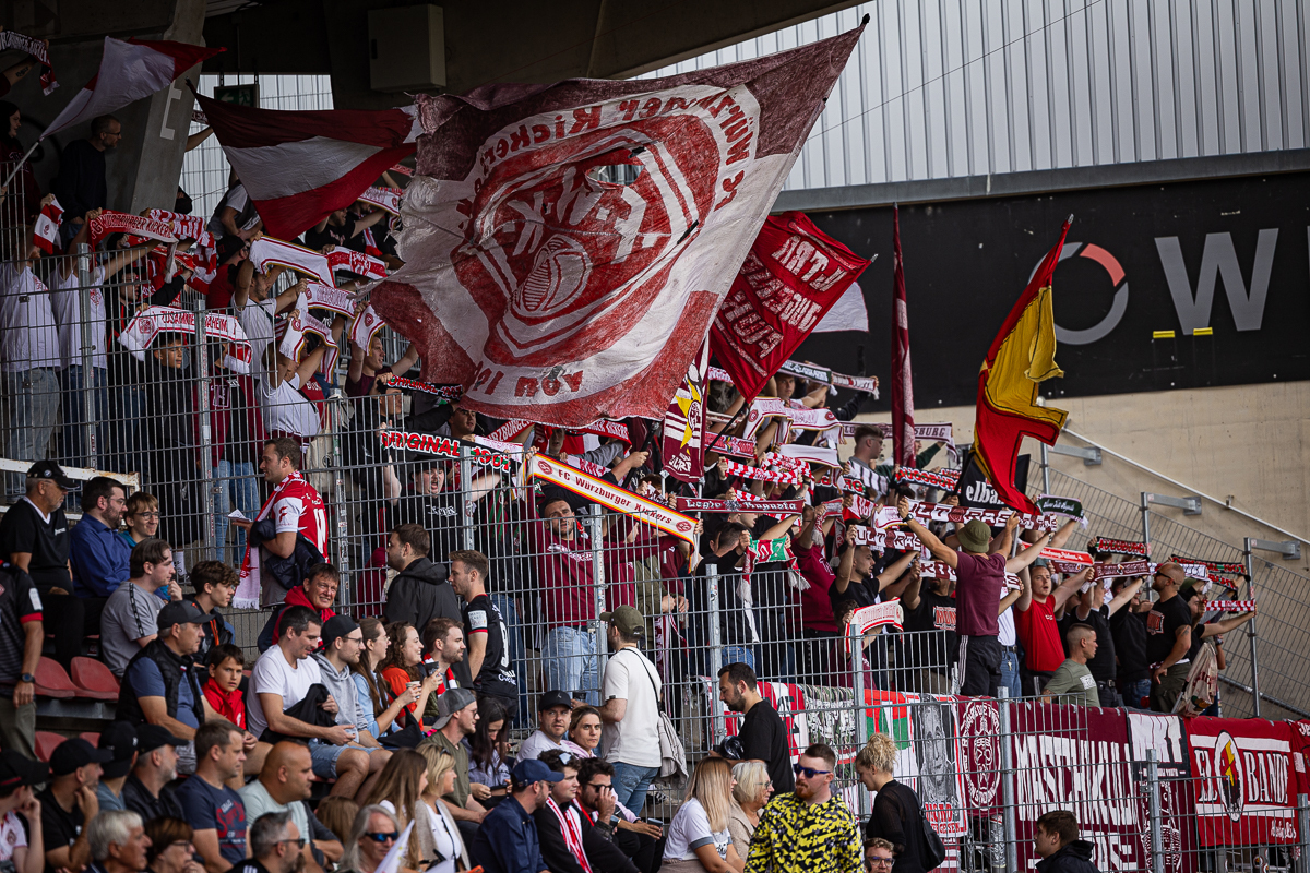 Fußball: Kickers haben Zulassung für 3. Liga beantragt
