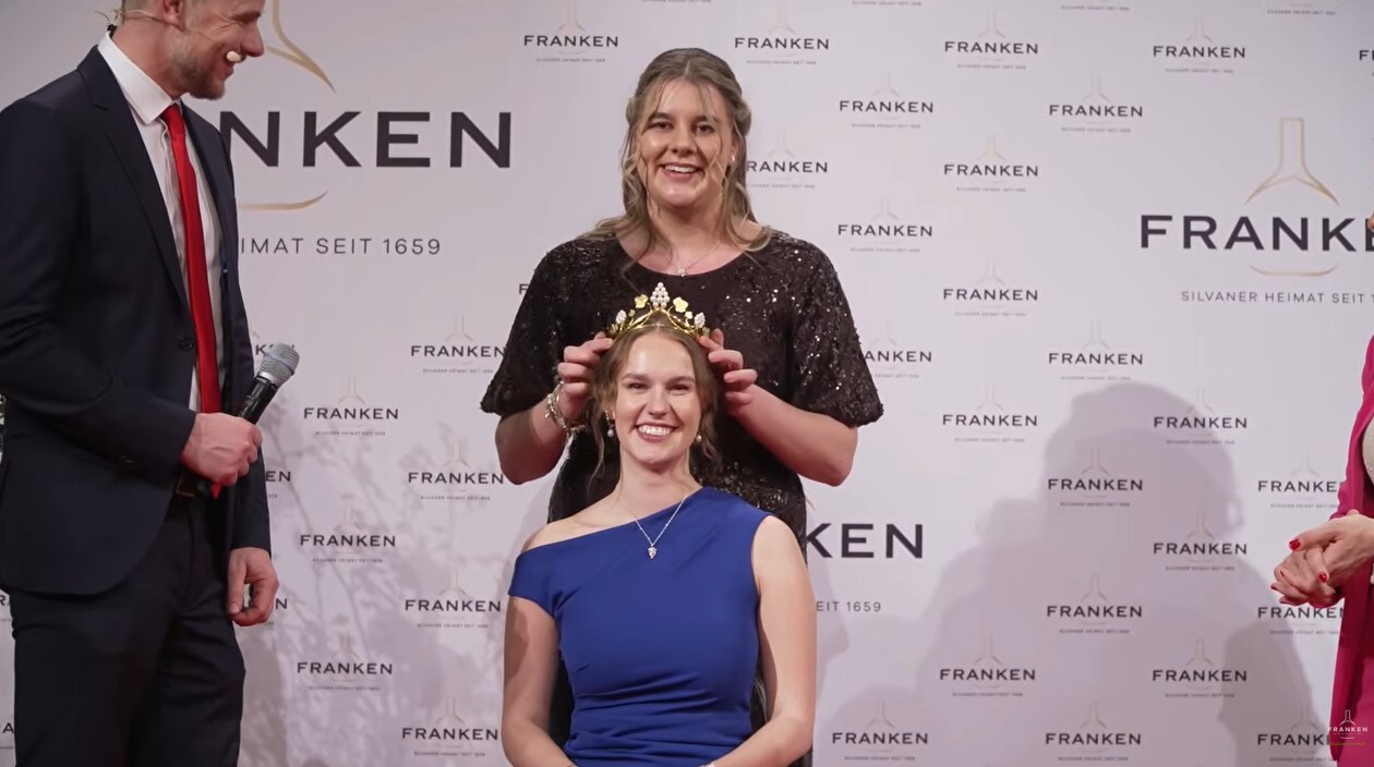 Franken: Angelina Seiler ist die neue Weinkönigin